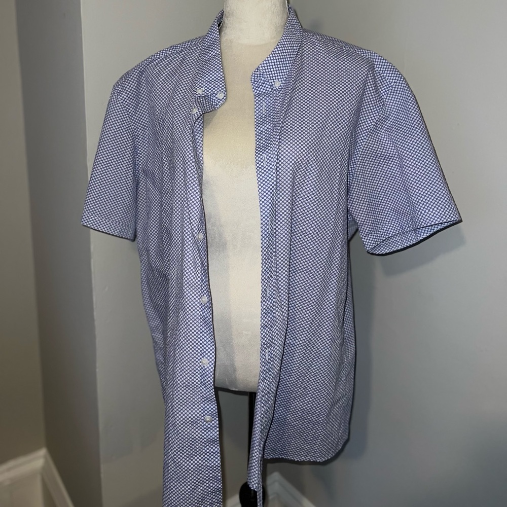 Short sleeve seersucker button down